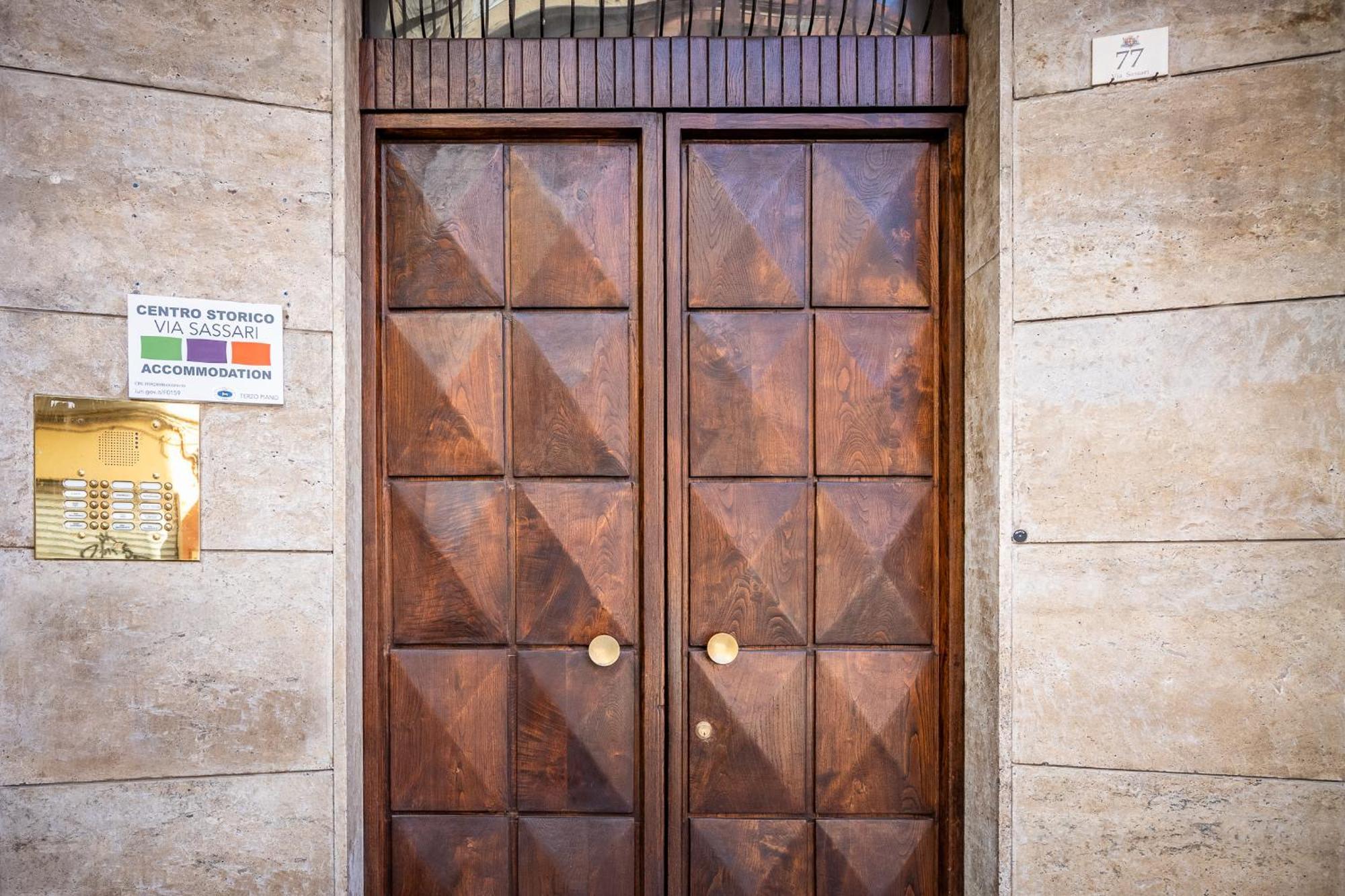 Centro Storico Via Sassari Accommodation Cagliari Exterior photo